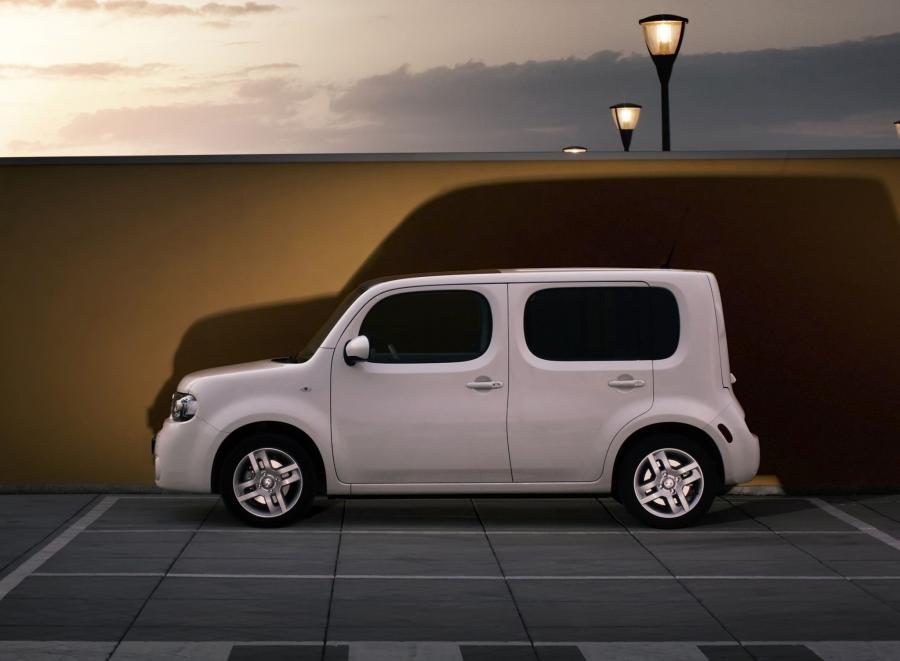  Nissan Cube 2009 года  (EU) (фото 3 из 4)